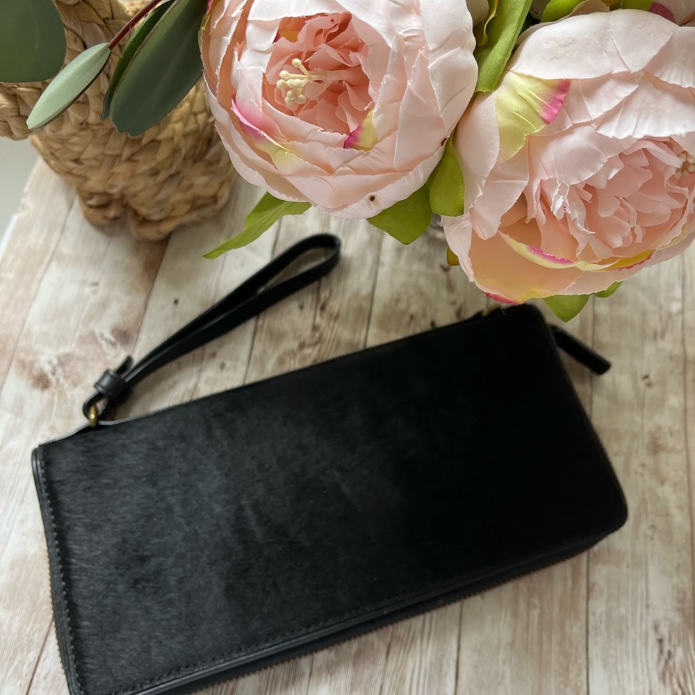 Gap Fur Clutch